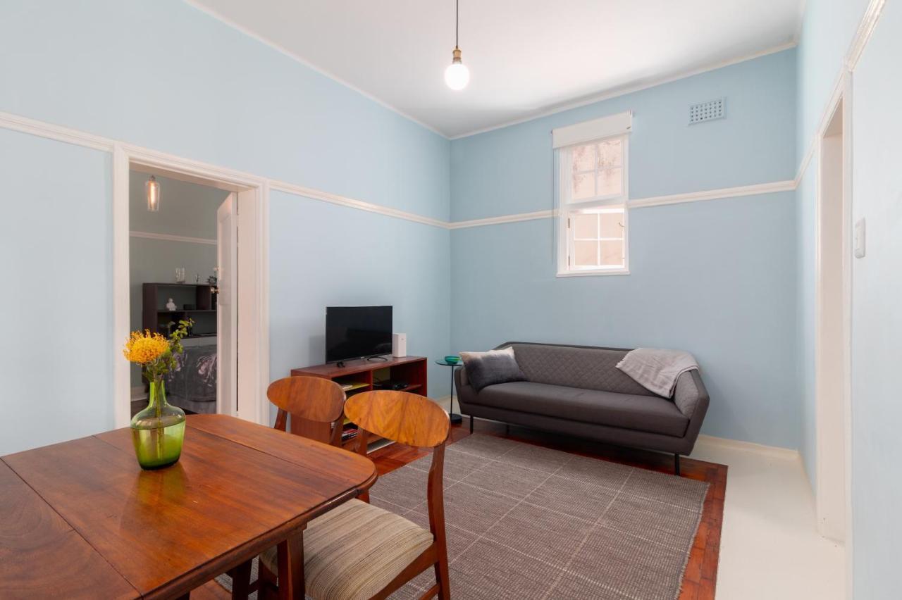 Victoria Court Apartments, *