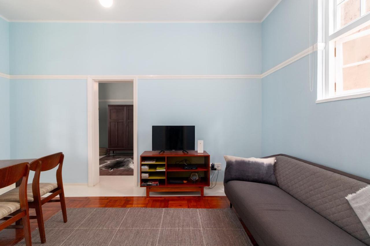 Victoria Court Apartments, *